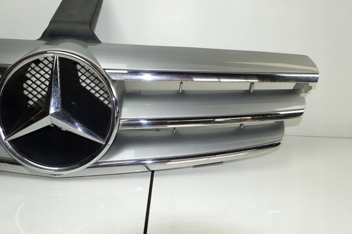 MERCEDES W209 CLK GRILLE CALANDRE LIFT 2098800123 2098800223