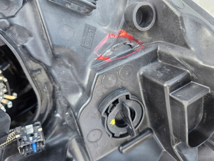 VOLVO XC60 LIFT PHARE GAUCHE XÉNON 31395896