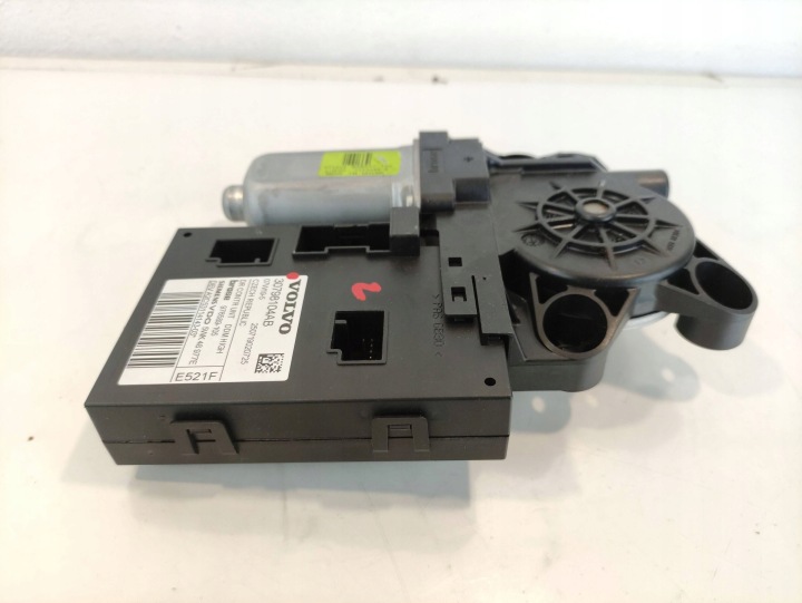 VOLVO S40 V50 PETIT MOTEUR VITRES GAUCHE AVANT 30798104AB