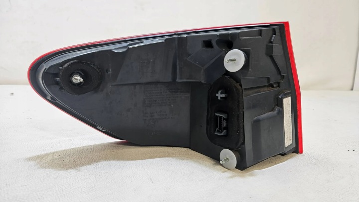 PHARE DROITE ARRIÈRE ARRIÈRE BMW 5 F11 LCI LIFT 188180-02