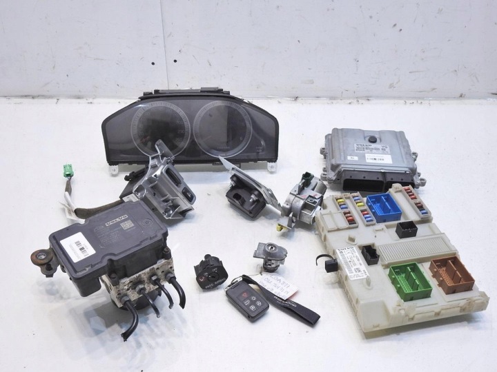 KIT DE DÉMARRAGE VOLVO V70 III 2.0 D3 P31303388