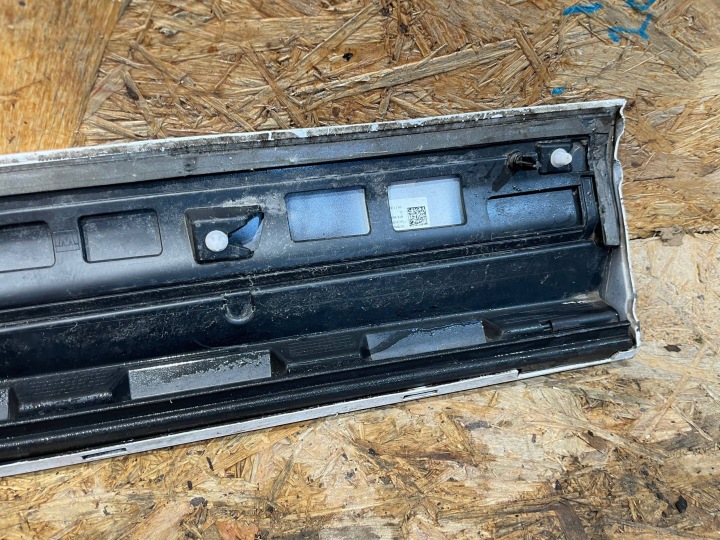 AUDI Q2 81A 16-22 S-LINE MOULURE INFÉRIEURE PORTES DROIT AVANT AVANT