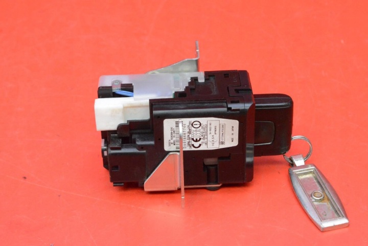 BOUTON START/STOP CLÉ 626399-000 TOYOTA COROLLA VERSO 2 II 2.2 D-CAT