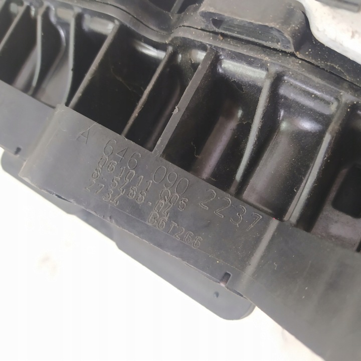 MERCEDES E W211 COLLECTEUR ADMISSION 2.2 A6460902237