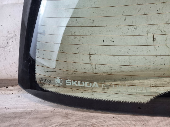 VITRE ARRIÈRE OE 5J6845049P SKODA FABIA II RESTYLAGE HAYON 5D 14R