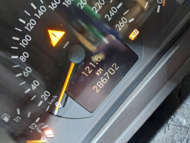COMPTEUR COMPTEUR DE VITESSE MERCEDES-BENZ E W210 2.6 V6 A2105401611