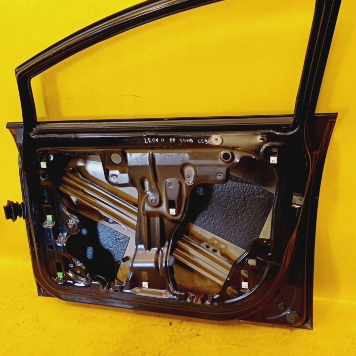 PORTES DROIT AVANT DROIT AVANT SEAT LEON II 5D HAYON LAK. LC9Z NR138