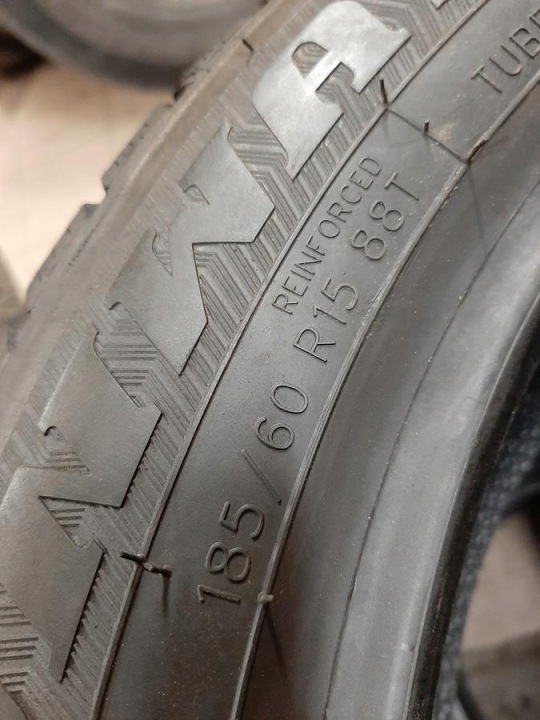 PNEU NEUVE D'HIVER 185/60R15 RANWAY RWT-1 P2449