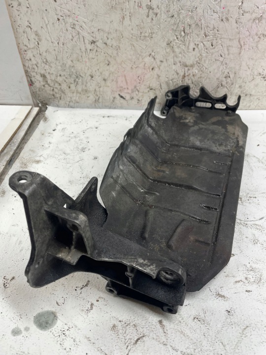 MERCEDES-BENZ C W204 2008 SUPPORT FIXATION CARCASSES FILTRE AIR