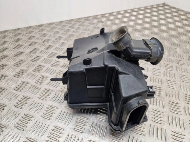 RENAULT MEGANE IV 18R TALISMAN BOÎTE MODULE FUSIBLE 284B51057R