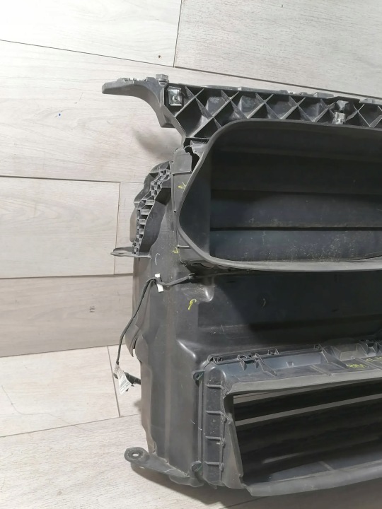 7791. BMW 2 PIÈCES F39 VOLANT ADMISSION AIR 8493925-03