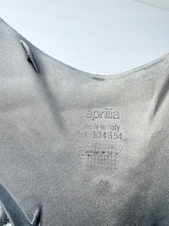 CALOTTE PROTECTION AVANT SUPÉRIEURE NOSEK APRILIA SR ADMISSION AIR