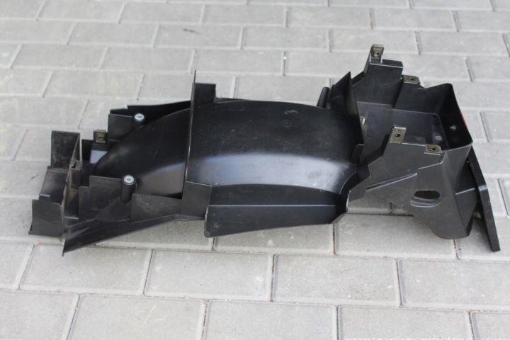 YAMAHA FAZER FZS 600 98-03R AILE ARRIÈRE PASSAGE DE ROUE REMPLISSAGE