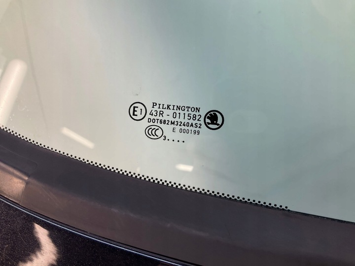 2010 SKODA YETI (5L) PORTES AVANT 5L0831312