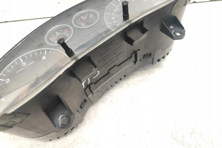 COMPTEUR AUDI A3 SPORTBACK (8PA) 110080297 1.9L DIESEL 2006