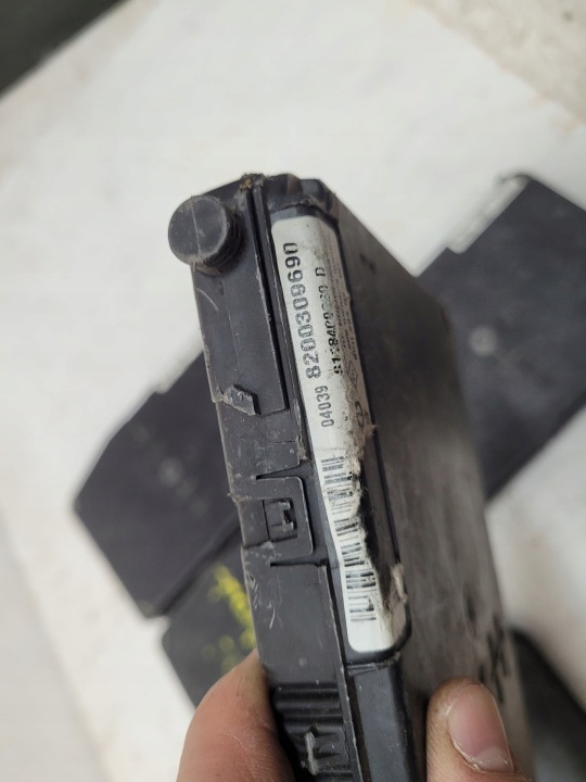 RENAULT SCENIC II MEGANE CLIO III MODULE CONTRÔLEUR UCH FUSIBLE 8200780021 I AUTRE