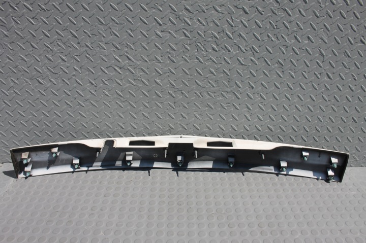 MOULURE COUVERCLES DE COFFRE CACHE EMBELMAT ARRIÈRE TOYOTA PRIUS III 09-15