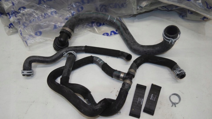 VOLVO V90 V60 S90 TUYAU TUYAU EAU NEUF OE 31657168