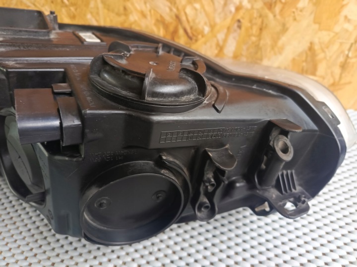 PHARE AVANT DROITE FORD FOCUS MK3 BM5113W029AF