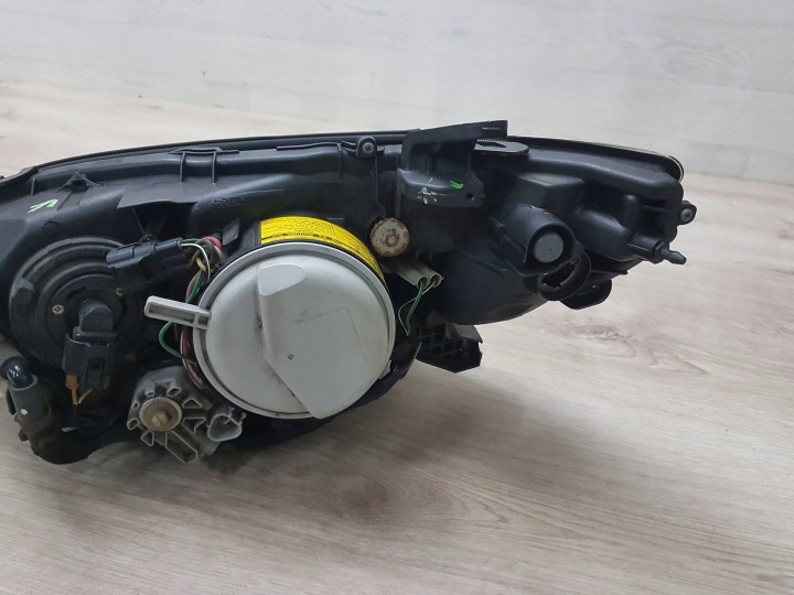 SUBARU OUTBACK 2008 AVANT CÔTÉ DROITE PHARE AVANT