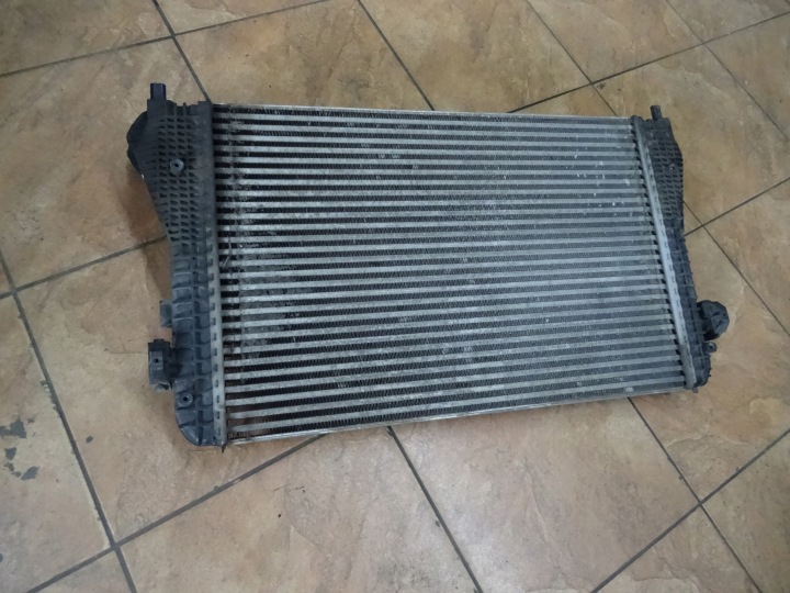 PASSAT B6 2.0TDI 05' RADIATEUR ÉCHANGEUR AIR-AIR 3C0145805