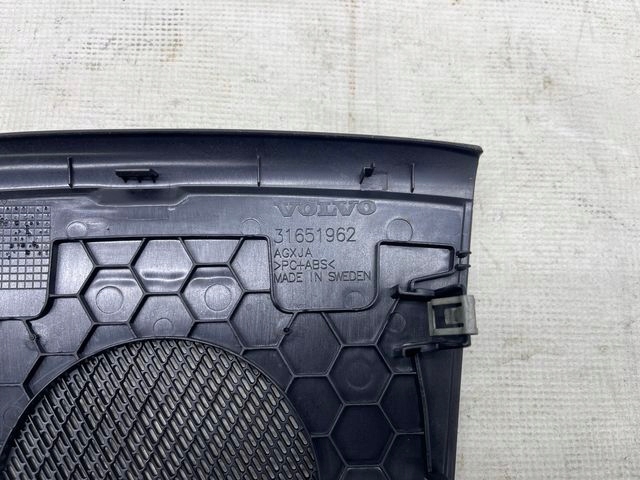 VOLVO XC60 II PROTECTION HAUT-PARLEURS AVEC TABLEAU DE BORD ROZDZIEL OE 31417686