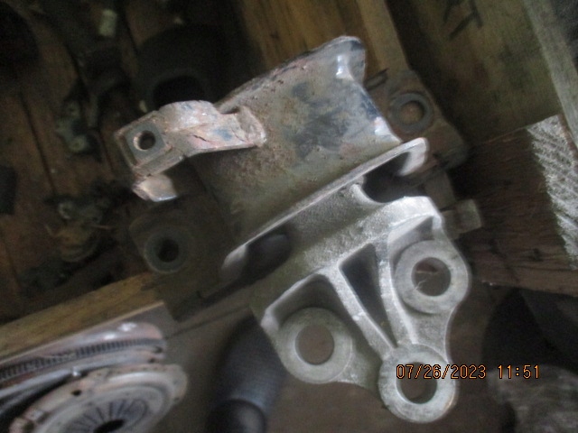 OPEL WITH 13130742 BRACKET MOUNTING ENGINE photo 1 - milautoparts-fr.ukrlive.com