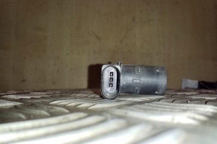 AVANT CAPTEUR PDC AUDI A6 AVANT (4B5, C5) 4B0919275D 2.5L DIESEL 132KW