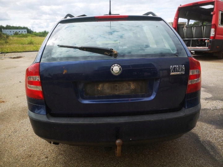 SKODA OCTAVIA CHARNIÈRE AVANT PORTES AVANT 2005 1.6L 6Y0831411D