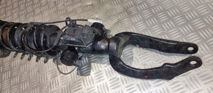 BMW 5 F10 F11 X-DRIVE AMORTISSEUR DROIT AVANT AVANT VDC 6796858 COMPLET