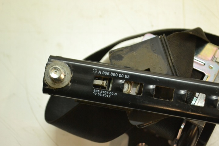 CEINTURE DE SÉCURITÉ GAUCHE MERCEDES SPRINTER W906 06- A9068600088