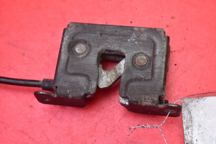 SERRURE CAPOTS 51237115228 BMW E63 03-07