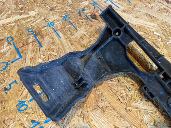 AUDI A6 C7 4G LIFT 14-18 GLISSIÈRE POIGNÉE FIXATION PARE-CHOCS GAUCHE ARRIÈRE ARRIÈRE