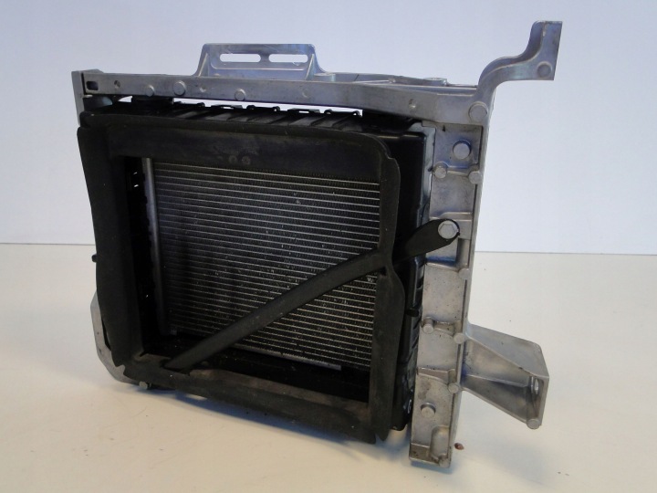 MERCEDES SL R232 232 55 63 AMG GT 192 RADIATEUR EAU DANS PASSAGE DE ROUE GAUCHE