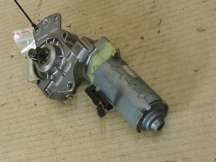 PETIT MOTEUR SIÈGES DROIT AVANT SKODA SUPERB I EUROPE 3B0959762AG