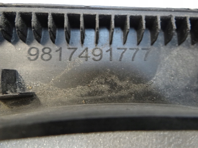 PEUGEOT 2008 I DROITE MOULURE GARDE-BOUE TYLNIEGO ARRIÈRE 9817491777