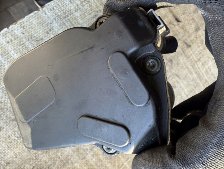 AUDI A4 B7 2.0 TDI VANNE EGR 03G131501B