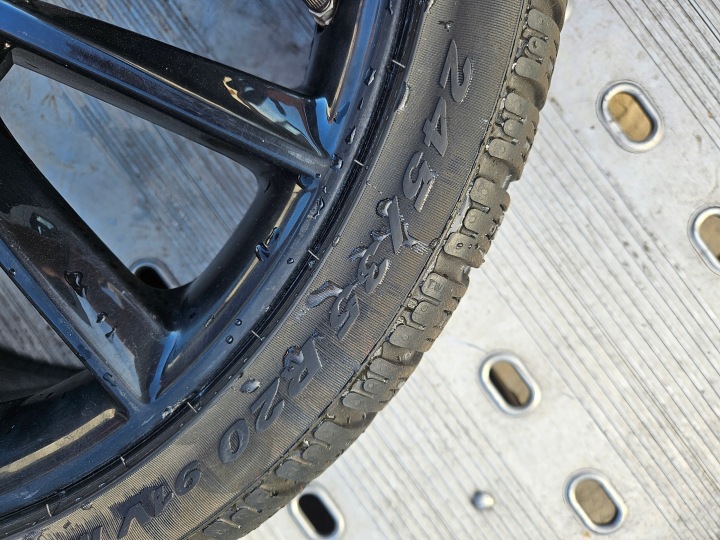 JANTE ALUMINIUM -20- 9J 5X112 ET28 MILIEU 66,6 A2574012000 MERCEDES CLS