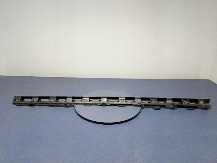 VW PASSAT B8 FIXATION BAGUETTES SEUIL GAUCHE 3G0853945