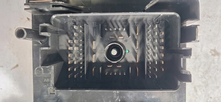 BOÎTE FUSIBLES OPEL ASTRA IV C11000139