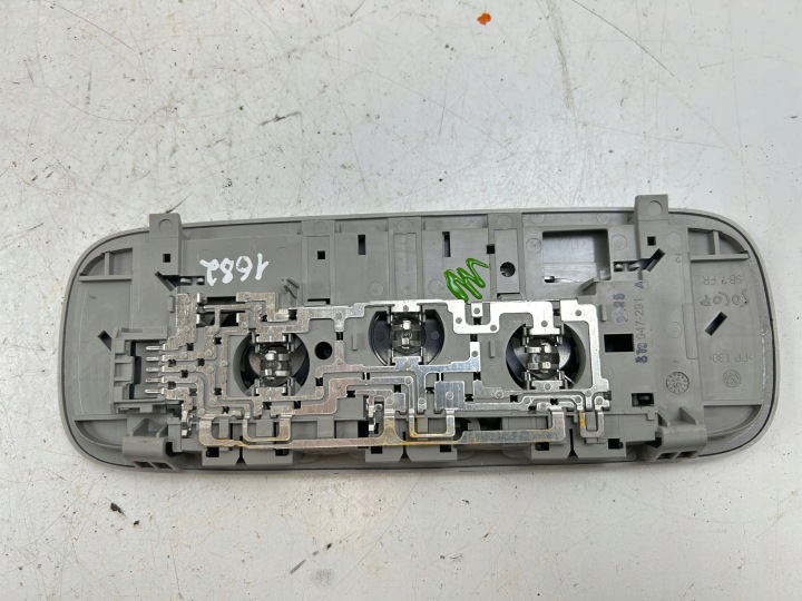 2019 SKODA OCTAVIA MK3 (5E) AMPOULE PLAFONNIERS ARRIÈRE 3T0947291A