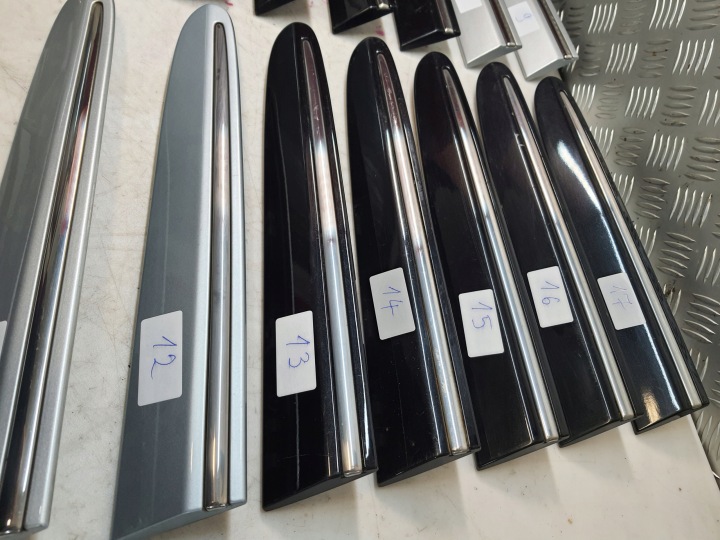 MOULURE GARDE-BOUE DROITE ARRIÈRE MERCEDES W209 2096902662