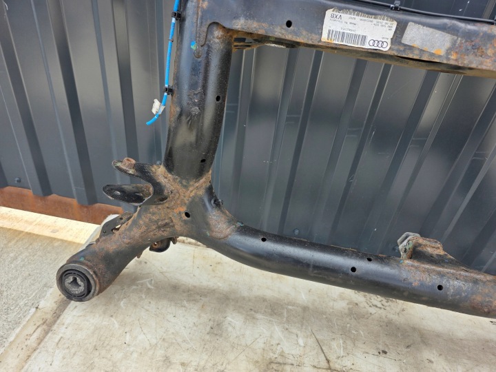 TRAVERSE CHÂSSIS CHÂSSIS ARRIÈRE AUDI Q7 4M 4M0500025 ORIGINAL *2