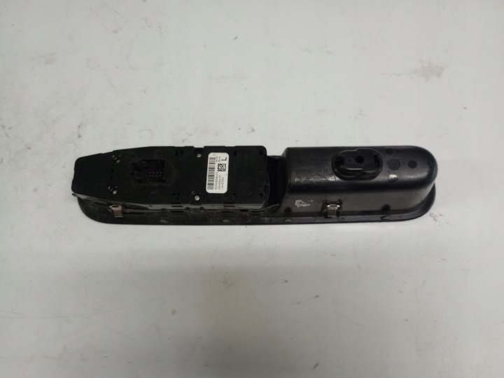 MINI PANNEAU COMMUTATEUR VITRE GAUCHE AVANT 9354858 EUROPE