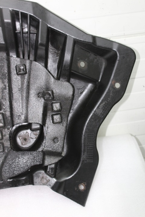 MERCEDES E W212 PROTECTION SOUS PARE-CHOCS A2125202323