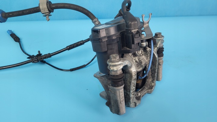 BMW X1 U11 SDRIVE18I 23R ÉTRIER DE FREIN DE FREIN DROIT ARRIÈRE 6891064