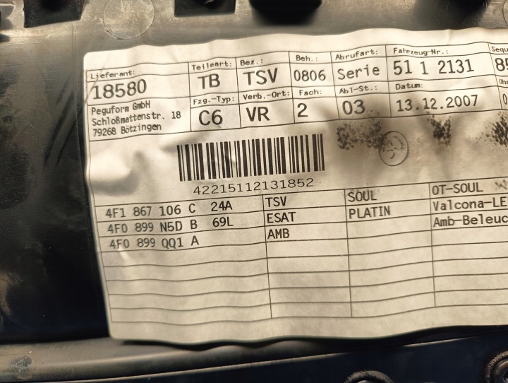 COLLECTEUR GARNITURE PORTES DROIT AVANT AUDI A6 C6 04-11R.