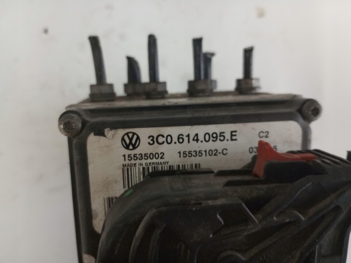 VW PASSAT B6 2.0 TDI POMPE DE FREIN ABS 3C0614095E EUROPE