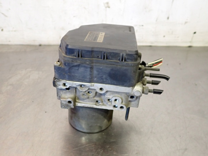 POMPE ABS TOYOTA URBAN CRUISER