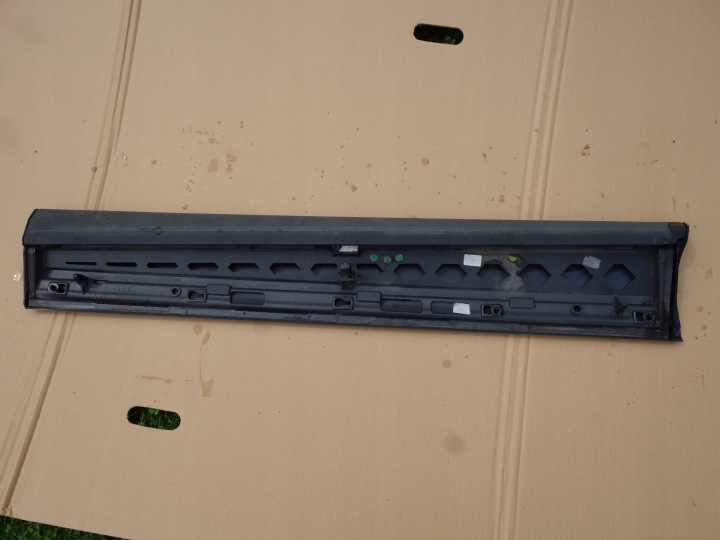 MOULURE PORTES AUDI Q8 4M8 GAUCHE AVANT